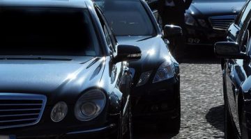 Auto blu vendute come veri e propri stock di occasioni usate