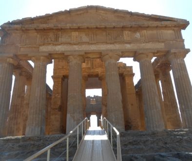 passerella Dolce e Gabbana, tempio della Concordia, valle dei Templi, Agrigento
