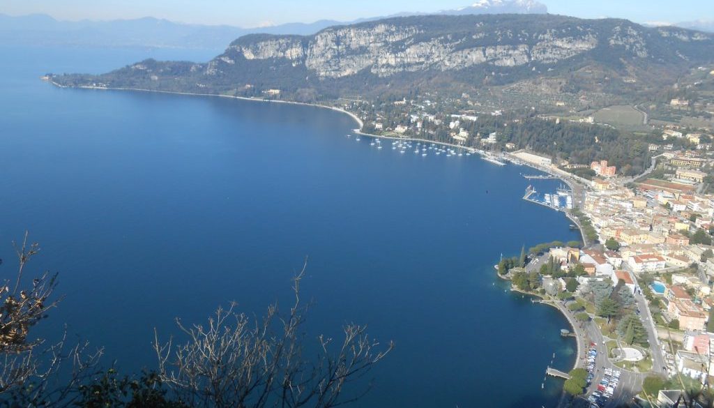 punta San Vigilio, vista da la Rocca, Garda