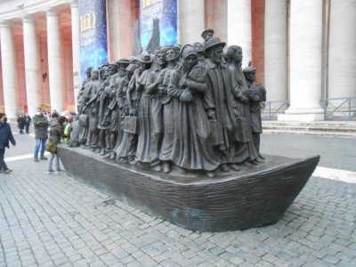 Timothy Schmalz, Angels Unawares, piazza San Pietro, Roma