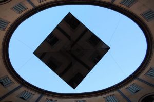 Ferrara, teatro, ellissi con piramide rovesciata