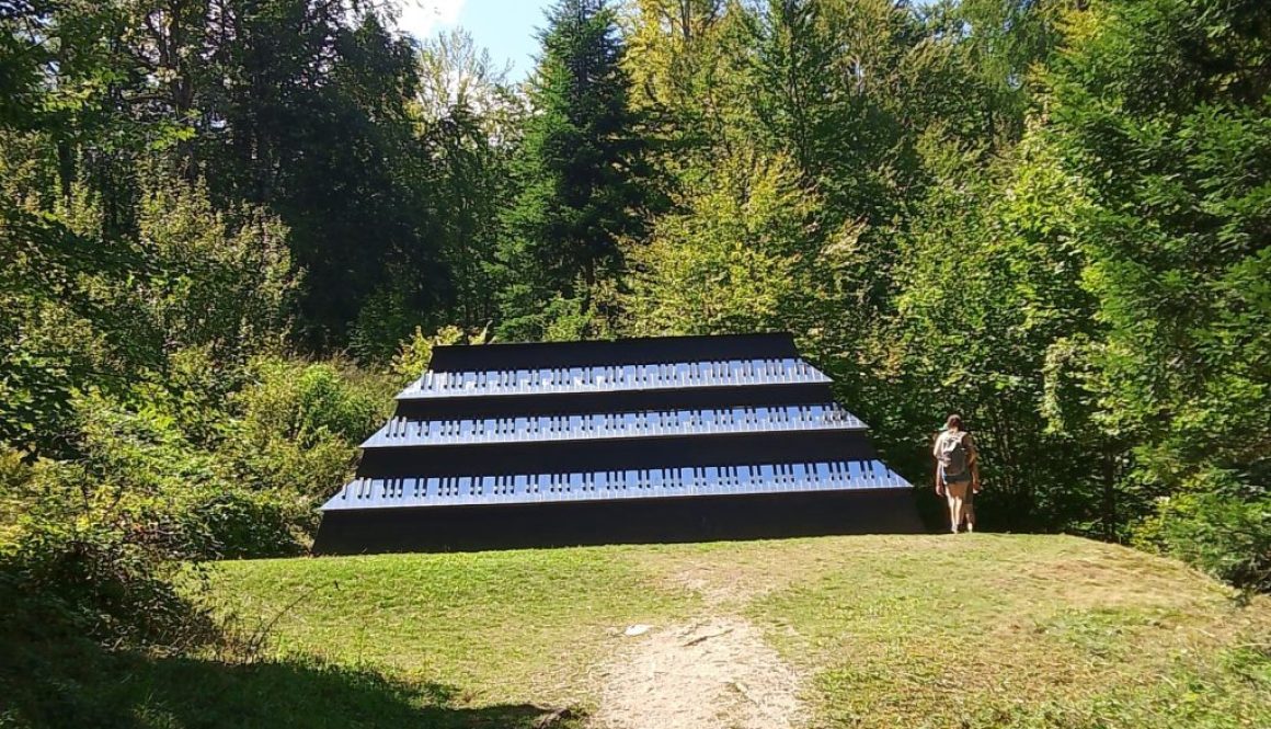 Arte Sella armonium delle allodole impazzite Isgrò